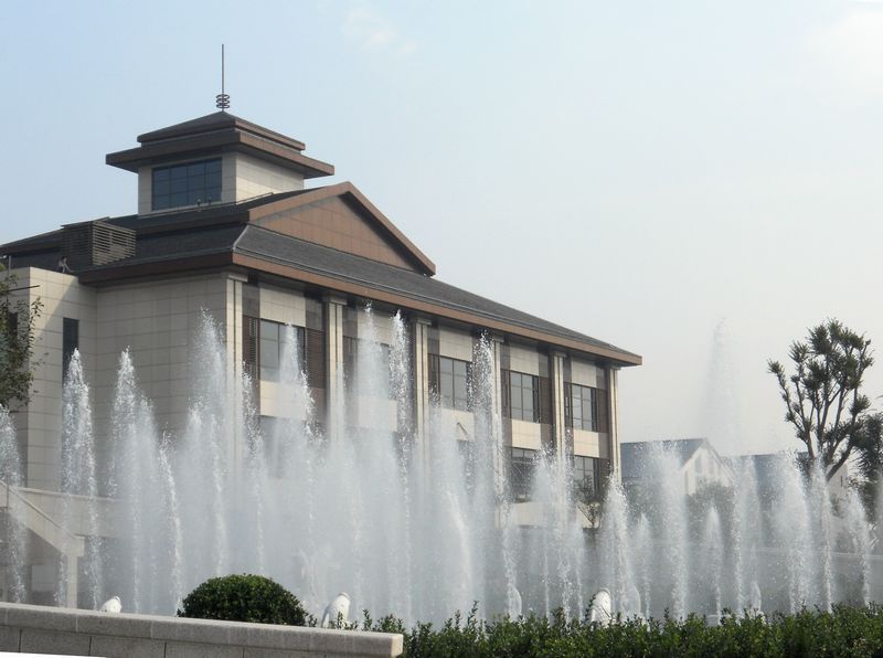 我公司的經(jīng)典案例-山東淄博鴻嘉星城盛圓大酒店噴泉景觀(guān)